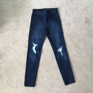 Size S soho denim pull on legging